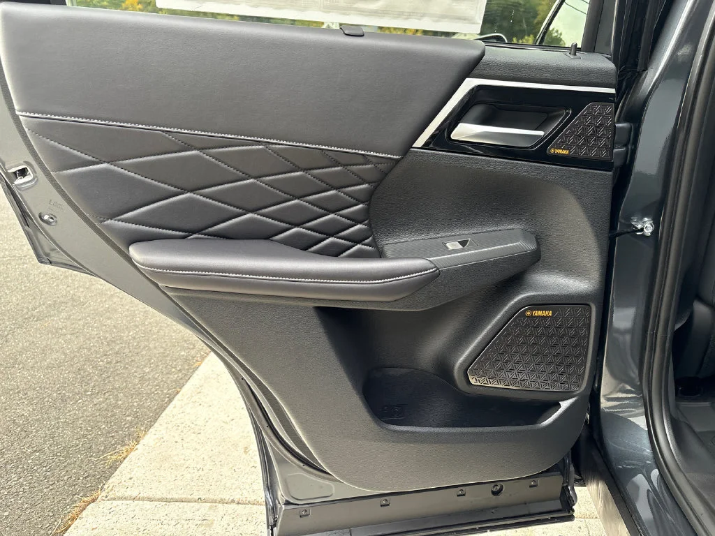 New 2026 Gray Mitsubishi SEL image 36
