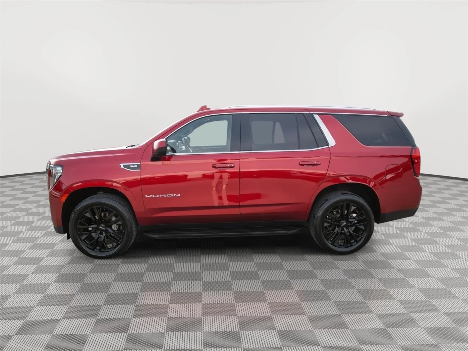 Used 2024 Volcanic Red Tintcoat GMC SLE image 8