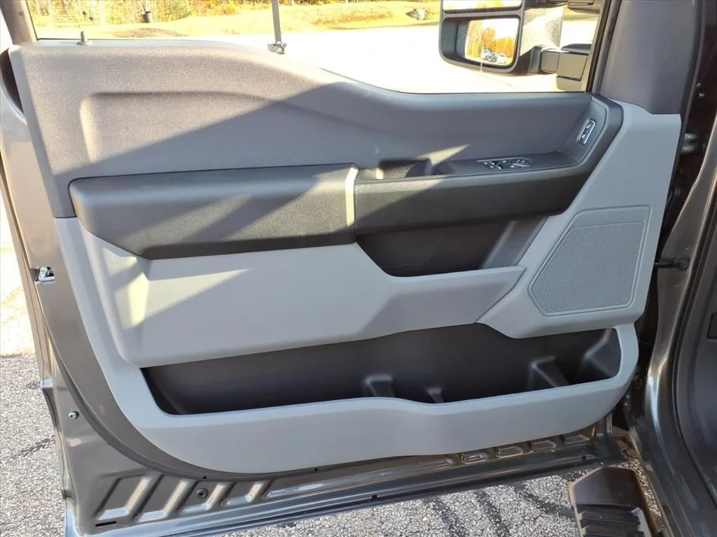 New 2026 Carbonized Gray Metallic Ford XL image 14