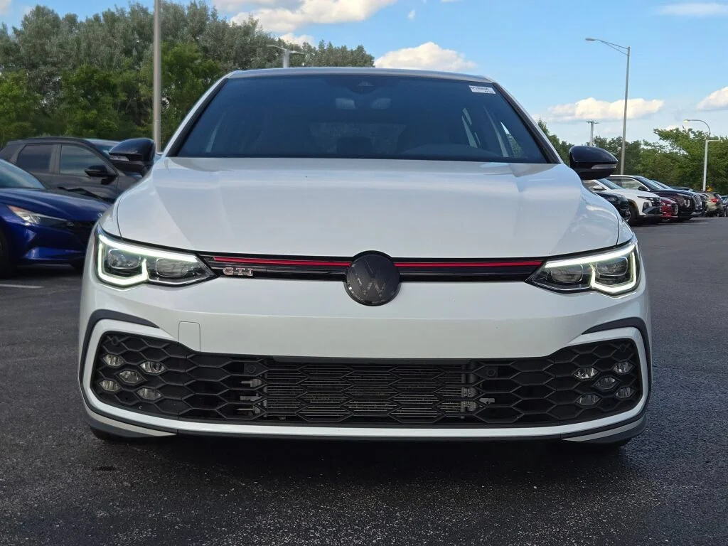 Used 2024  Volkswagen S image 4