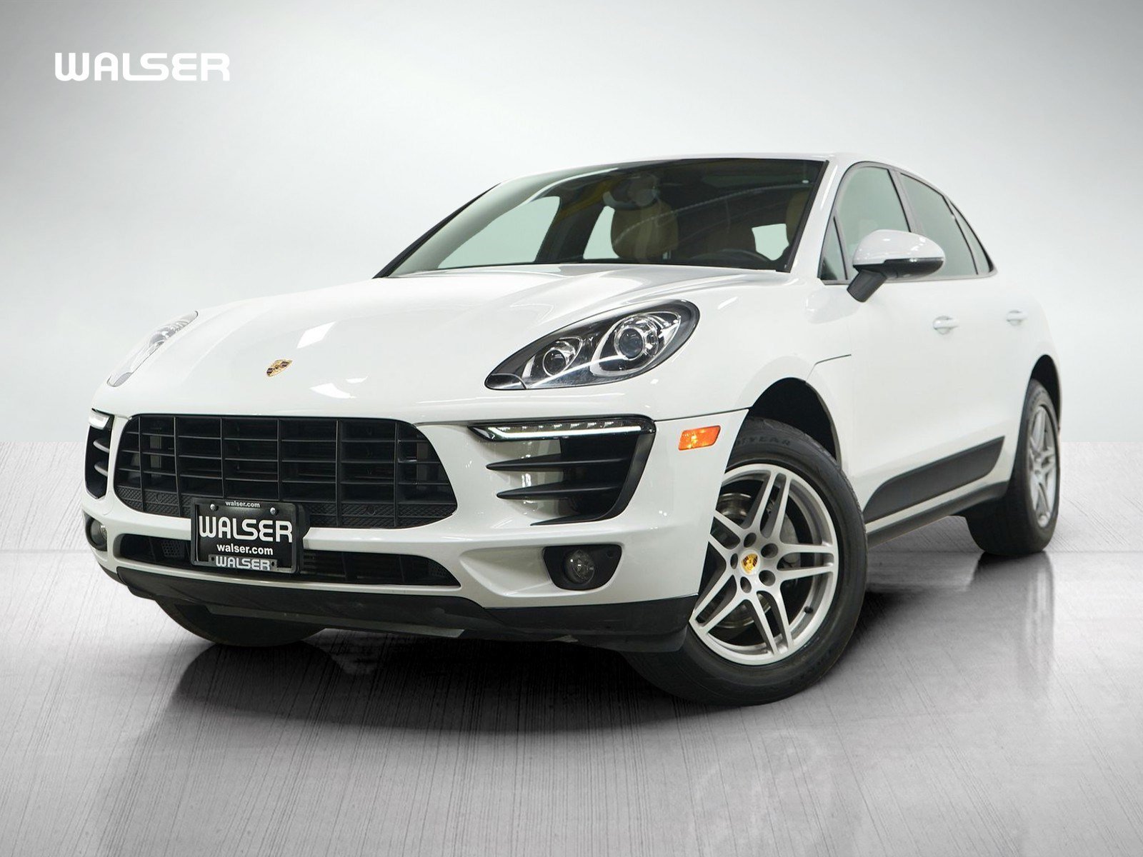 2017 Porsche Macan -'s photo
