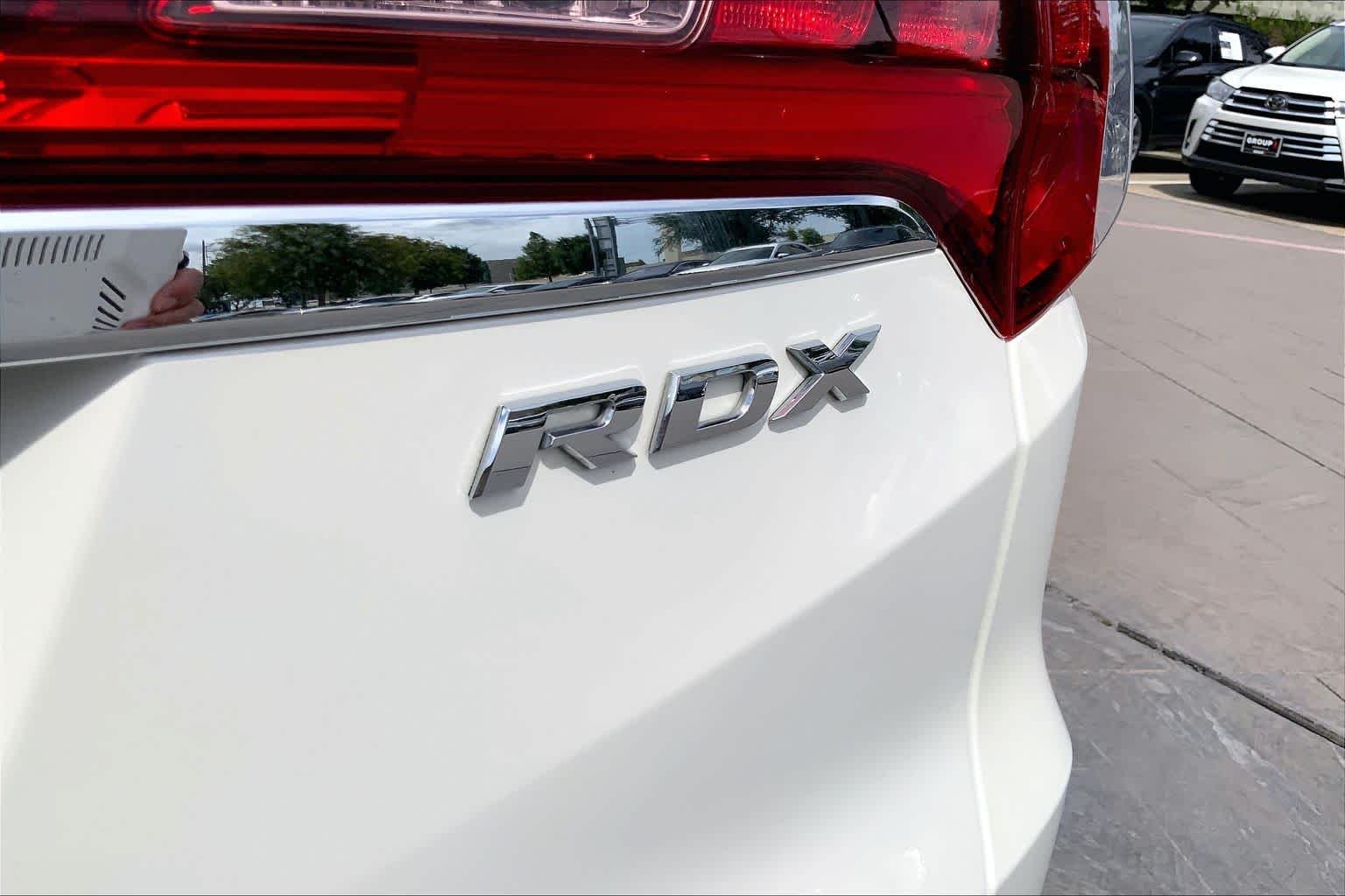 Used 2016 White Diamond Pearl Acura Tech Pkg image 10