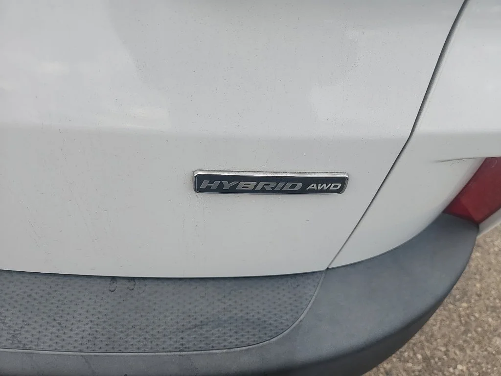 Used 2022 White Ford SE image 15