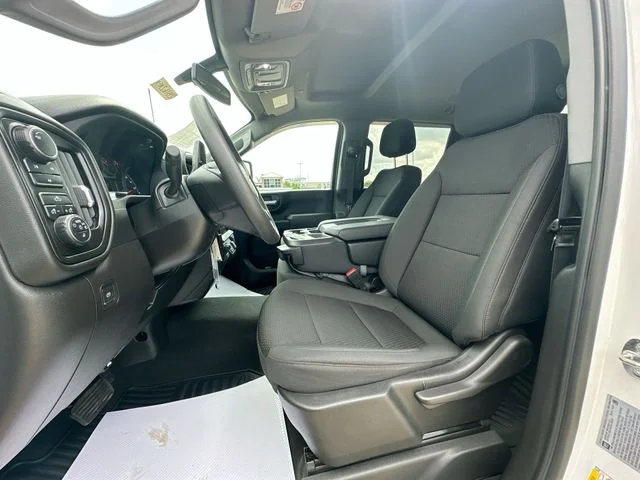 Used 2023 White Chevrolet Custom image 21