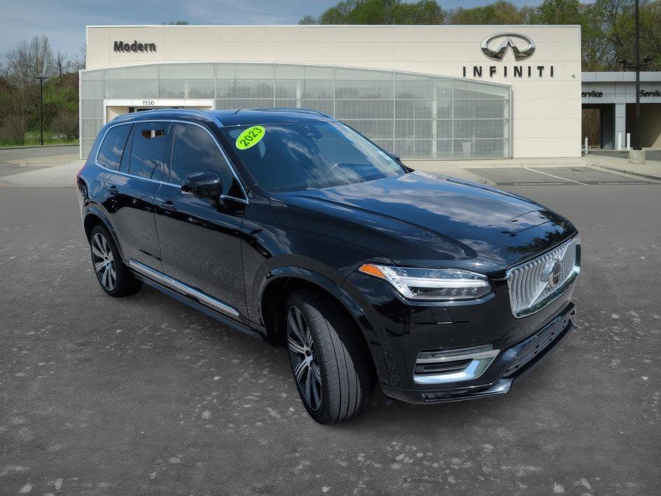 Used 2023 Onyx Black Metallic Volvo Ultimate image 2