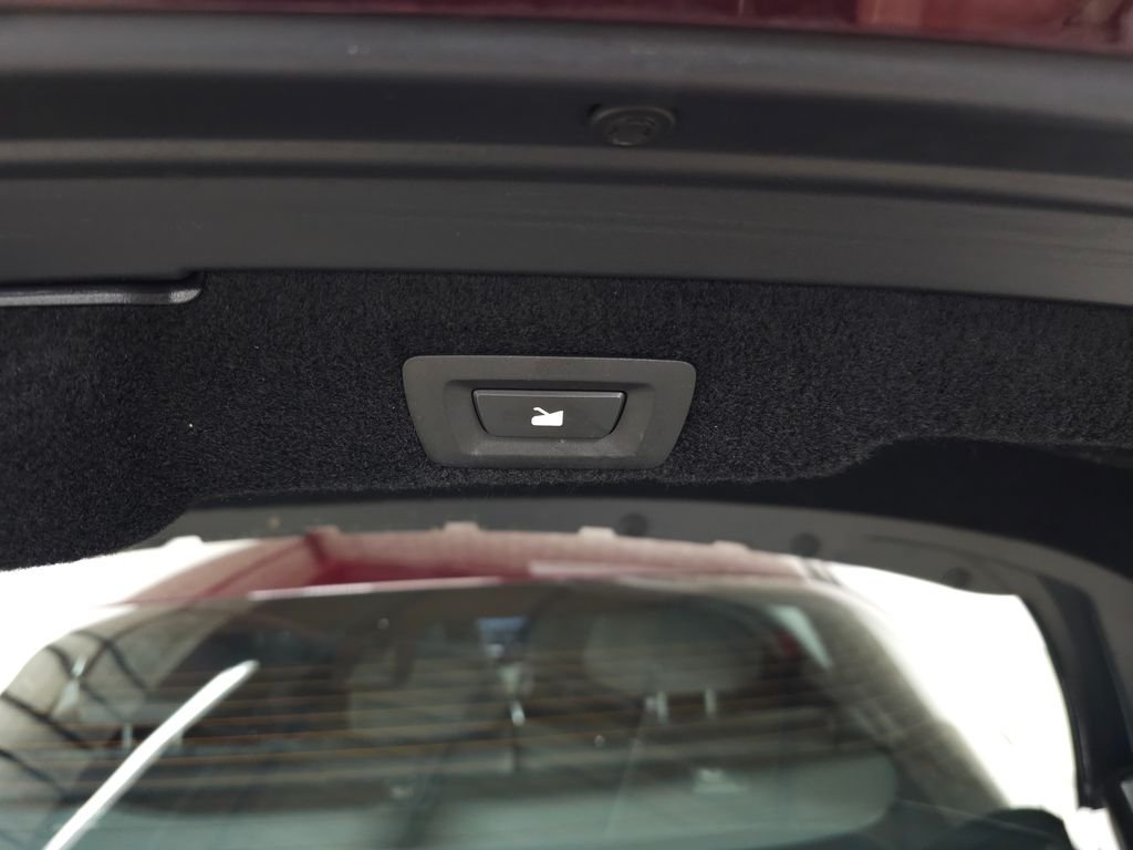 Used 2024 Red Lucid Touring image 7