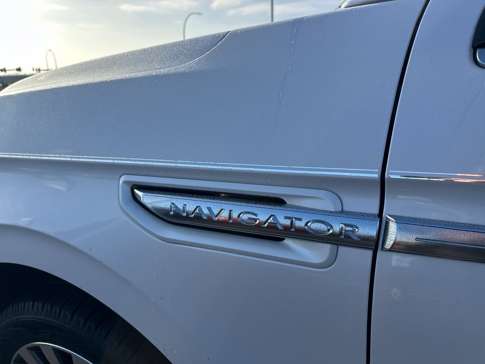 Used 2019 White Lincoln Reserve image 11