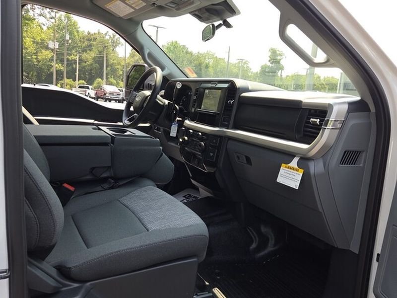 New 2026 Oxford White Ford F-250® XLT image 17