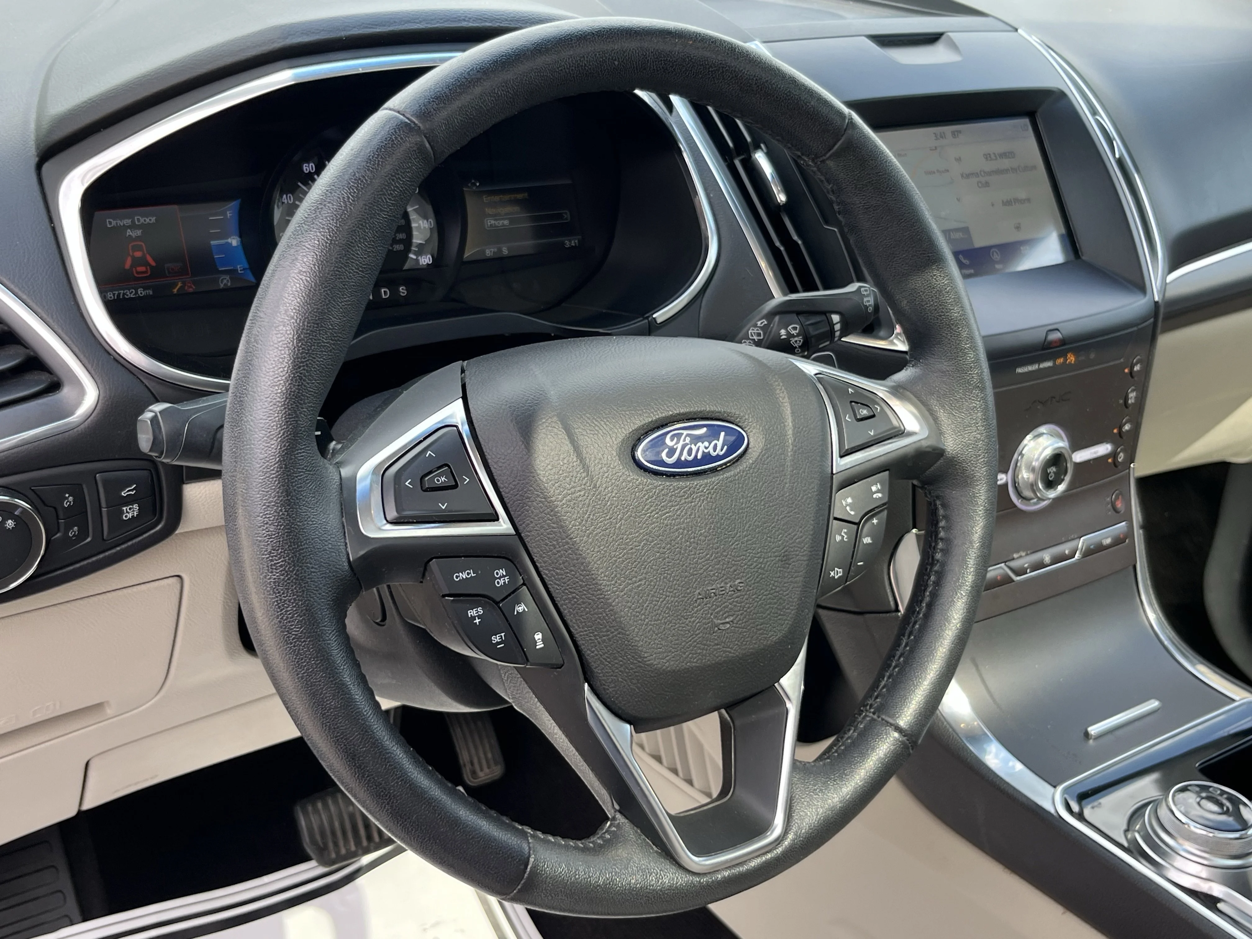 Used 2020 Green Metallic Ford Titanium image 26