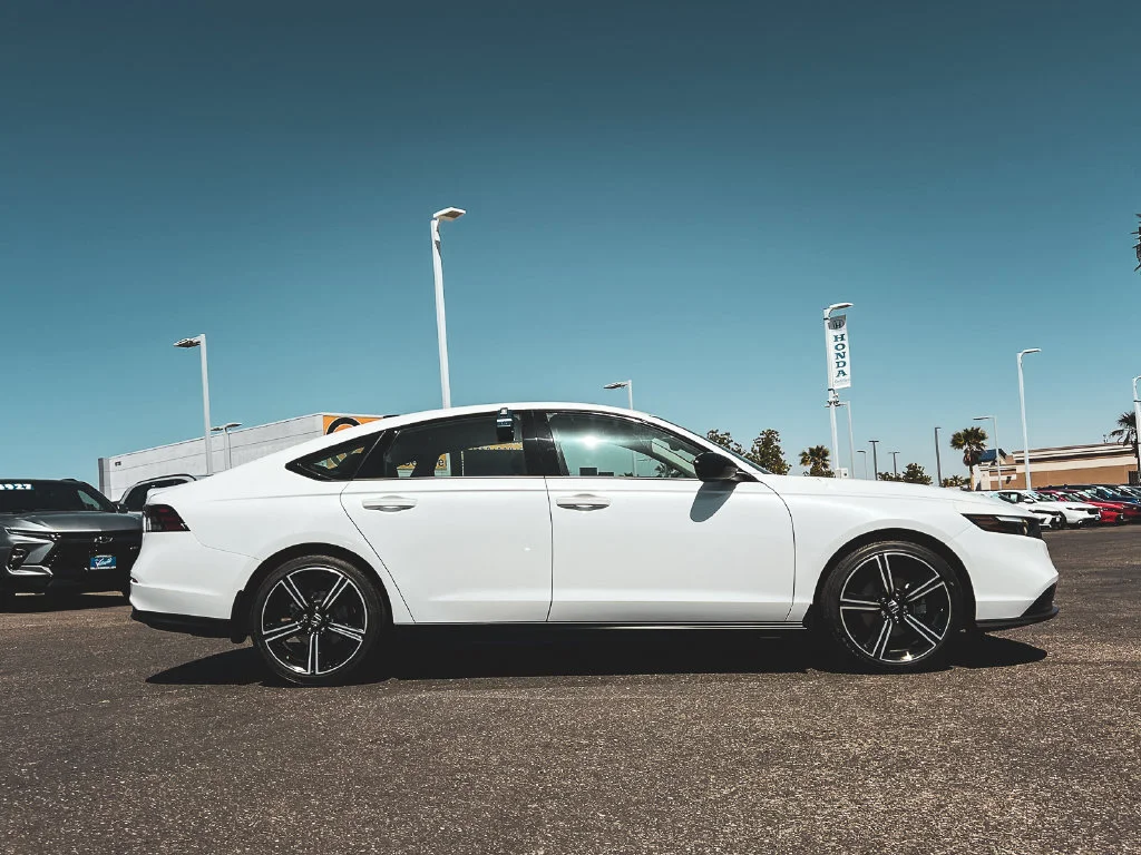 New 2026 Platinum White Pearl Honda SE image 8