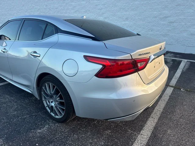 Used 2017 Silver Nissan 3.5 SV image 14