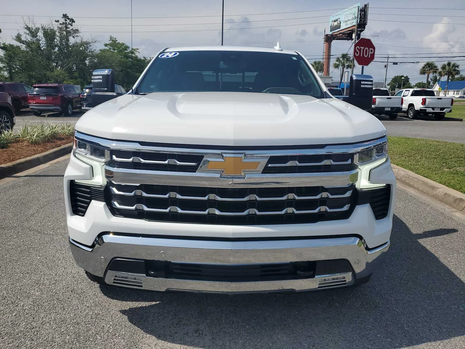 Used 2024 Summit White Chevrolet LTZ image 9