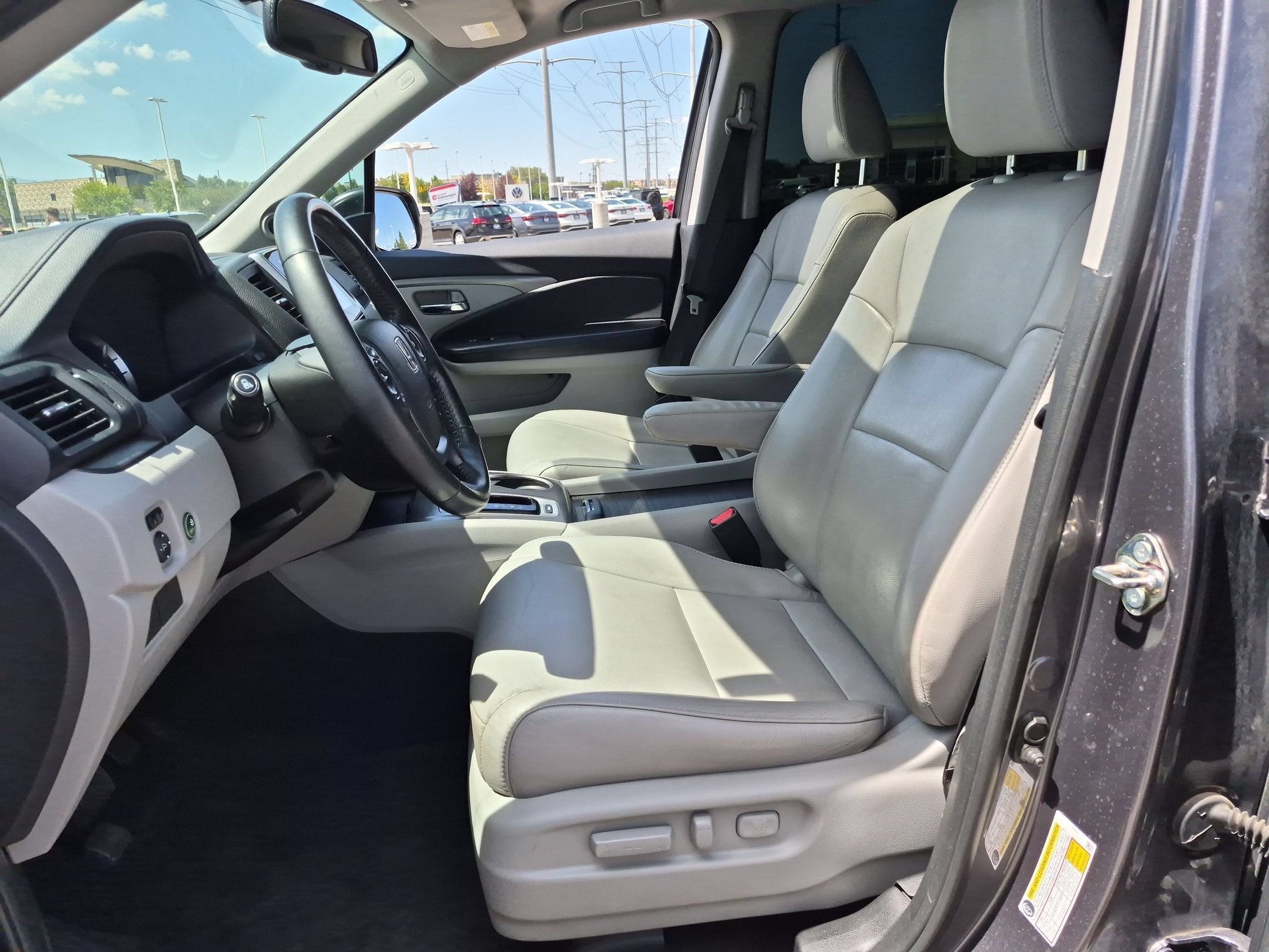 Used 2018 Black Honda EX-L image 15