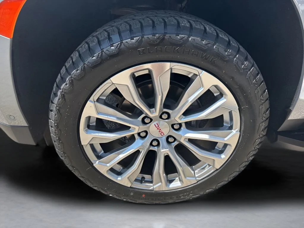 Used 2024 Sterling Metallic GMC Denali image 39