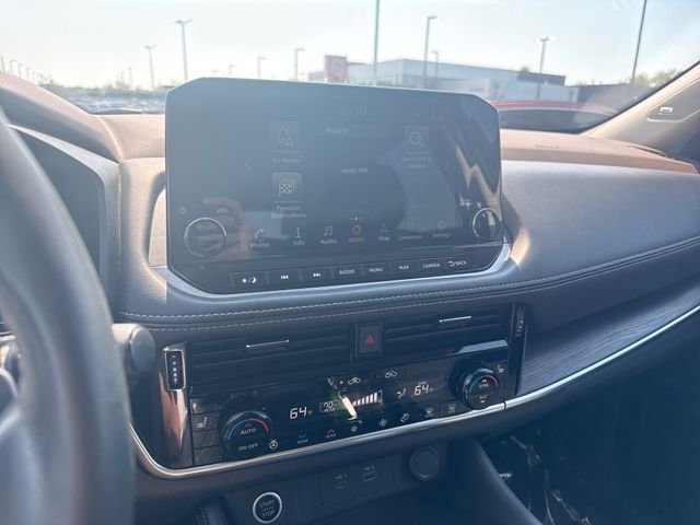 Used 2021 Black Nissan SL image 18