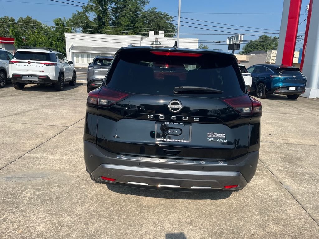 Used 2023 Black Nissan SL image 4