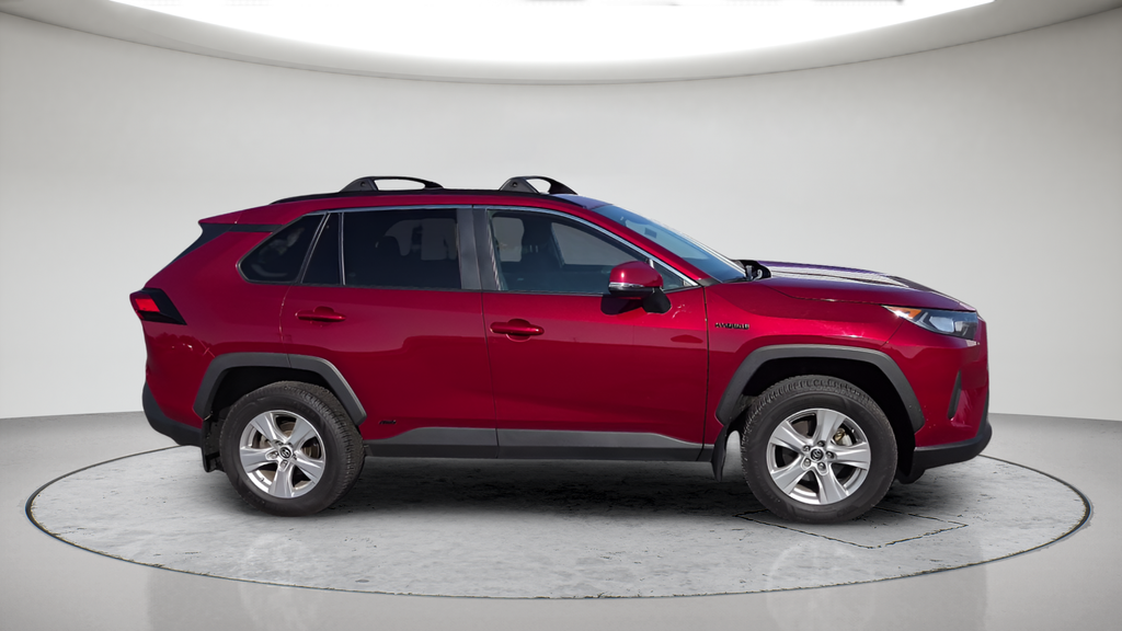 Used 2020 Red Toyota LE image 4