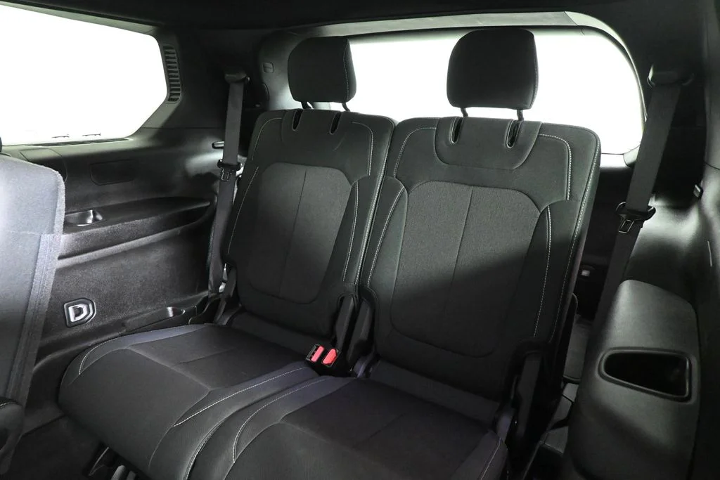 Used 2024 White Jeep Laredo image 33