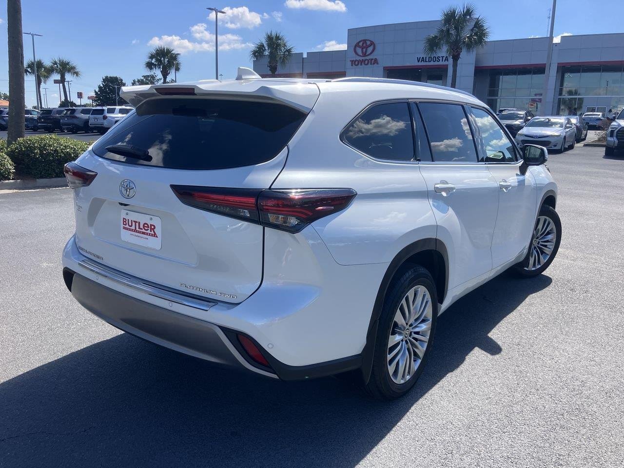 Used 2026 White (Wind Chill Pearl) Toyota Platinum AWD image 5