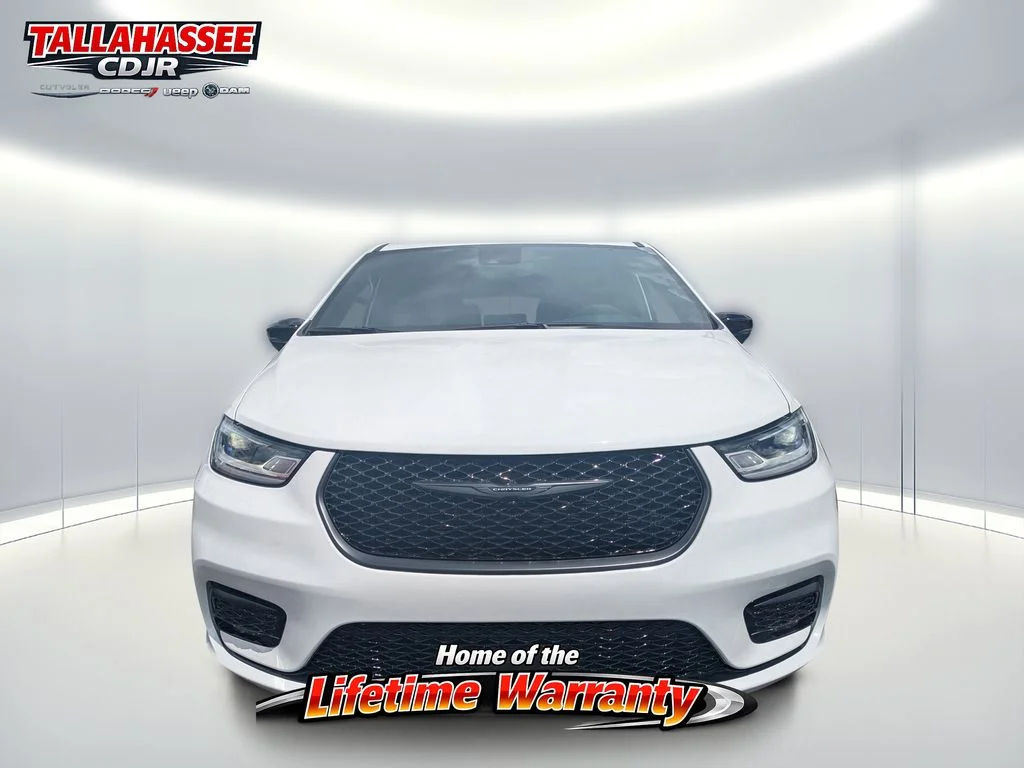 2026 Chrysler Pacifica Limited - Photo 9