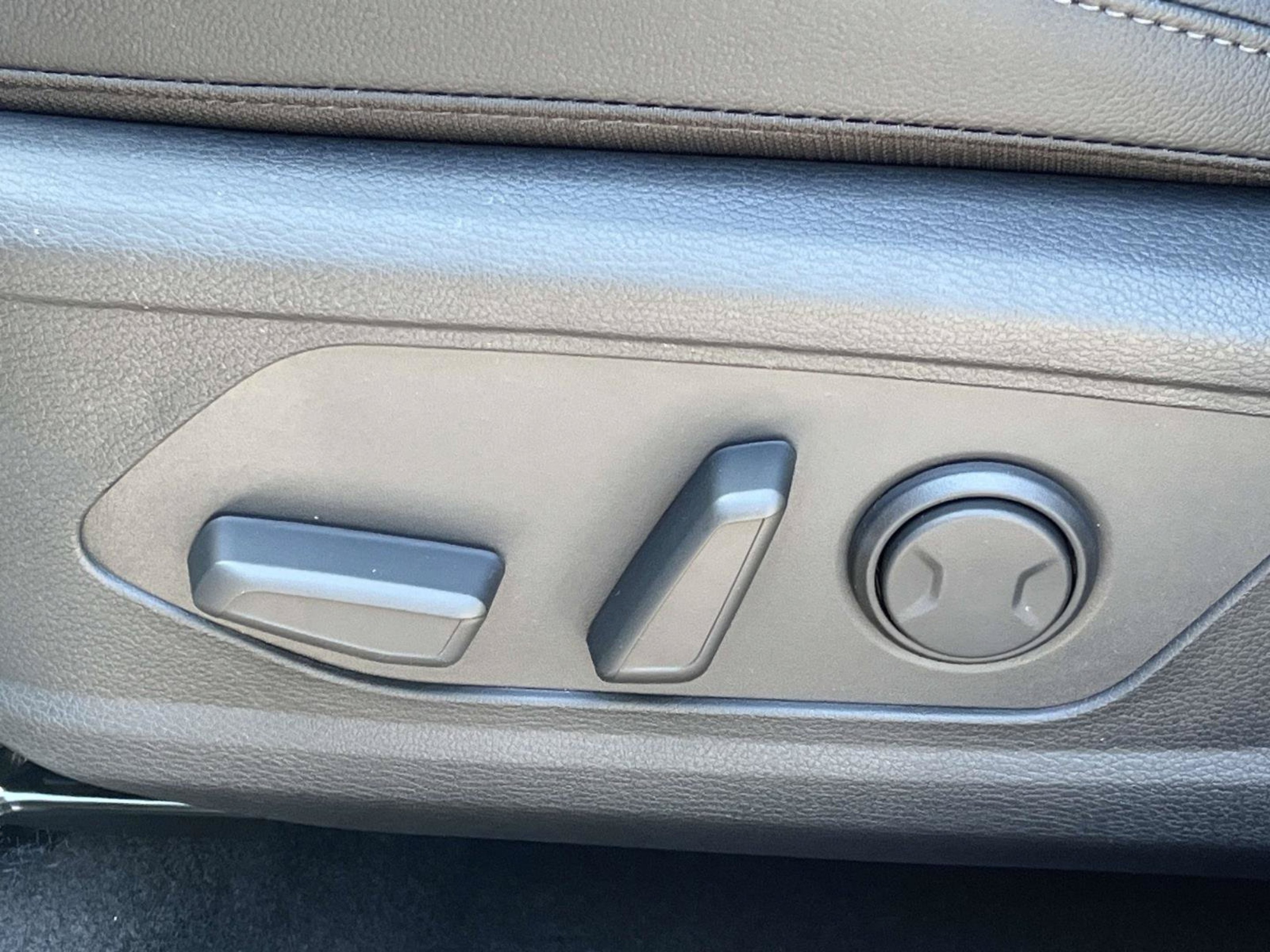 New 2026 Shadow Matte Gray Kia X-Line image 21