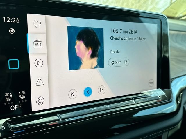 New 2026 White Volkswagen 2.0T SE w/Technology image 22