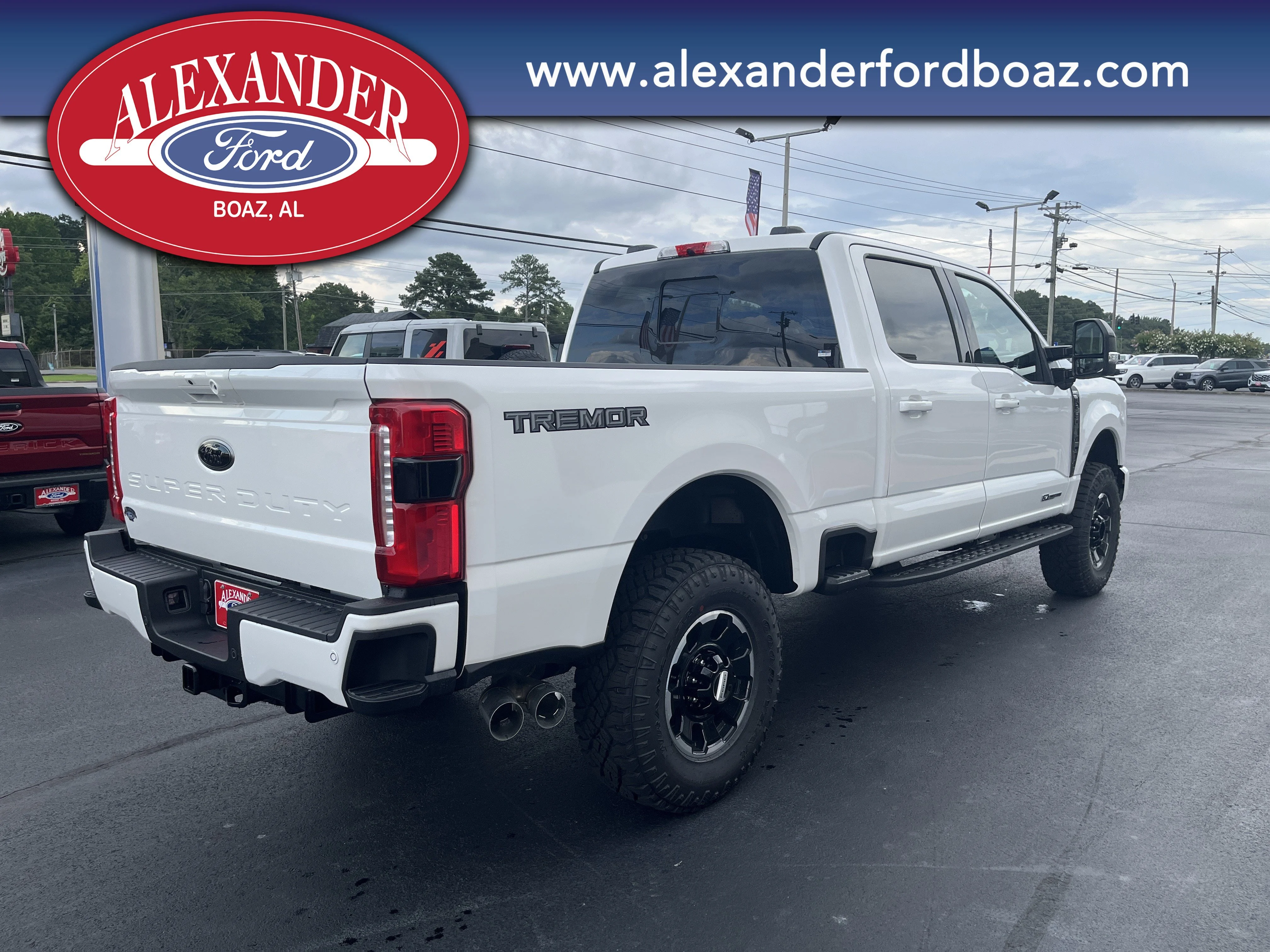 New 2026 Star White Metallic Tri-Coat Ford F-350® Lariat® image 4