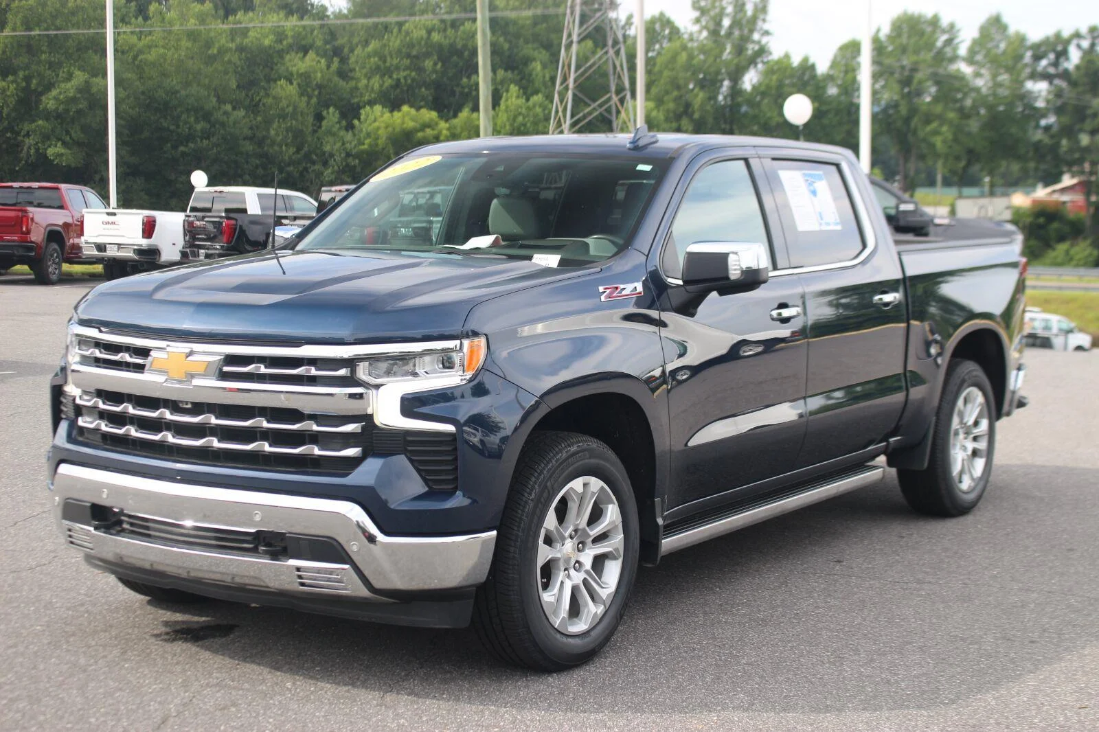 Used 2022 Northsky Blue Metallic Chevrolet LTZ image 3