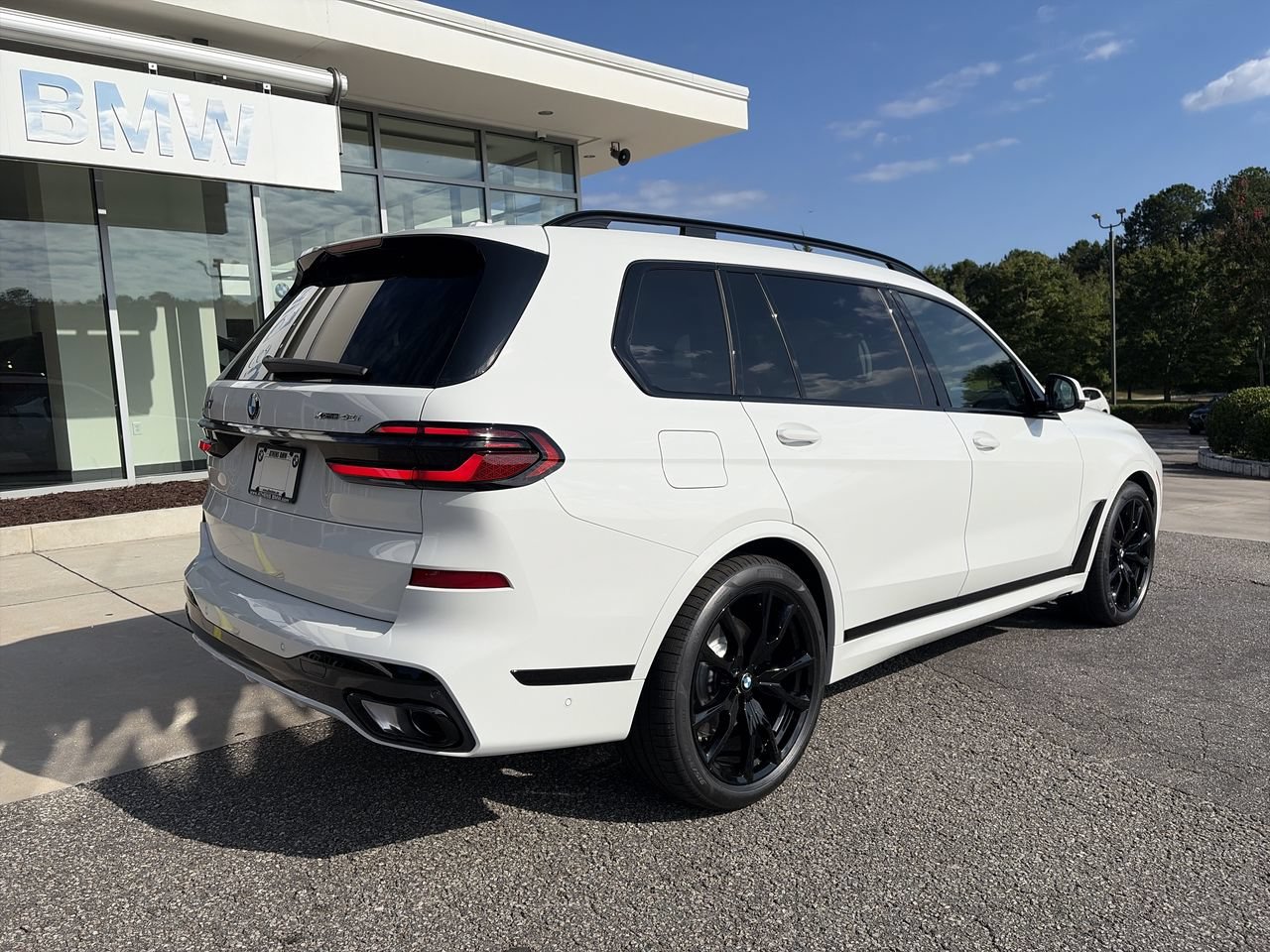 New 2027 Alpine White BMW xDrive40i image 8