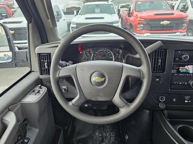 2025 Chevrolet Express Cargo Work Van - Photo 9