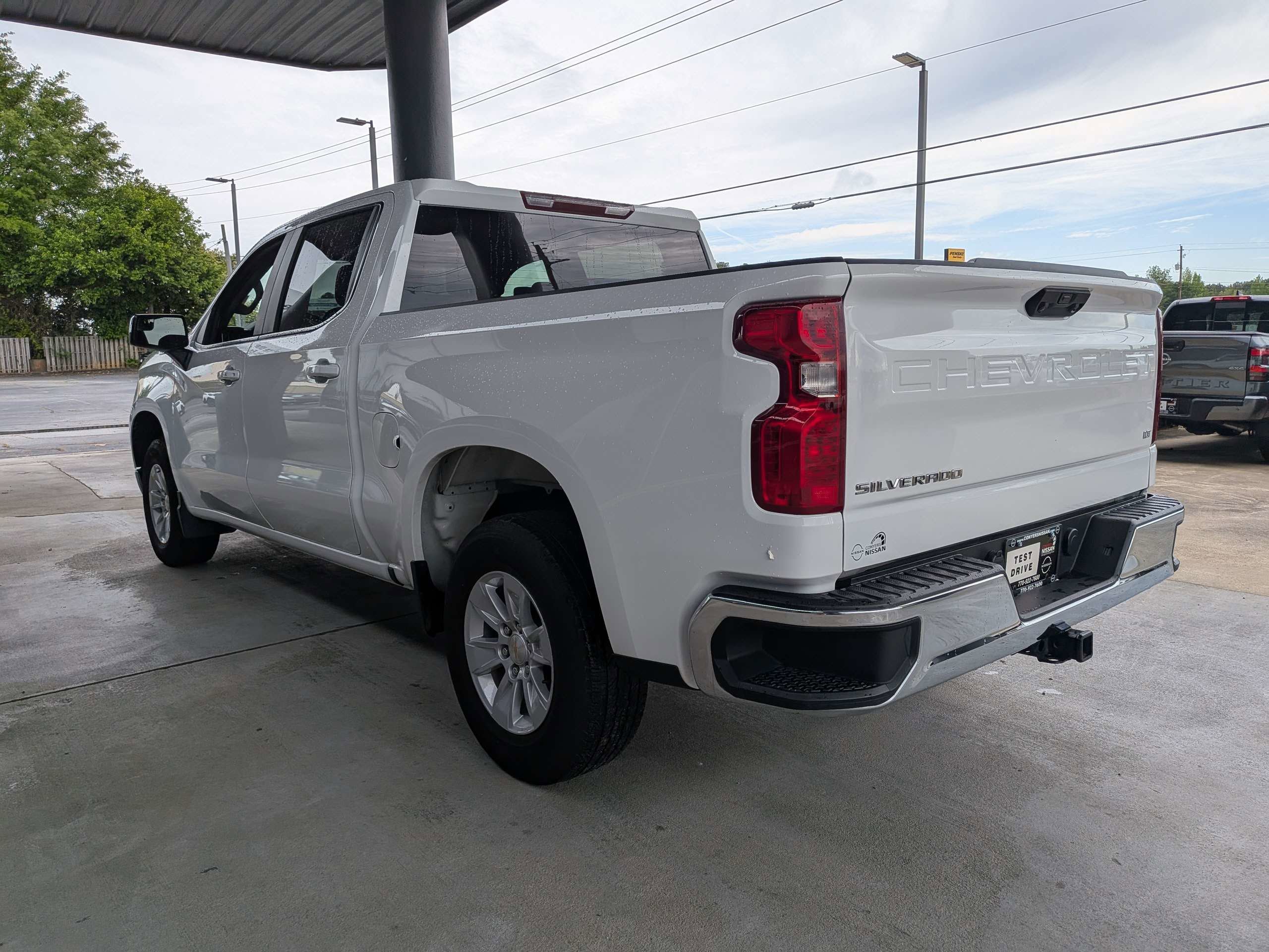 Used 2025 White Chevrolet LT image 5