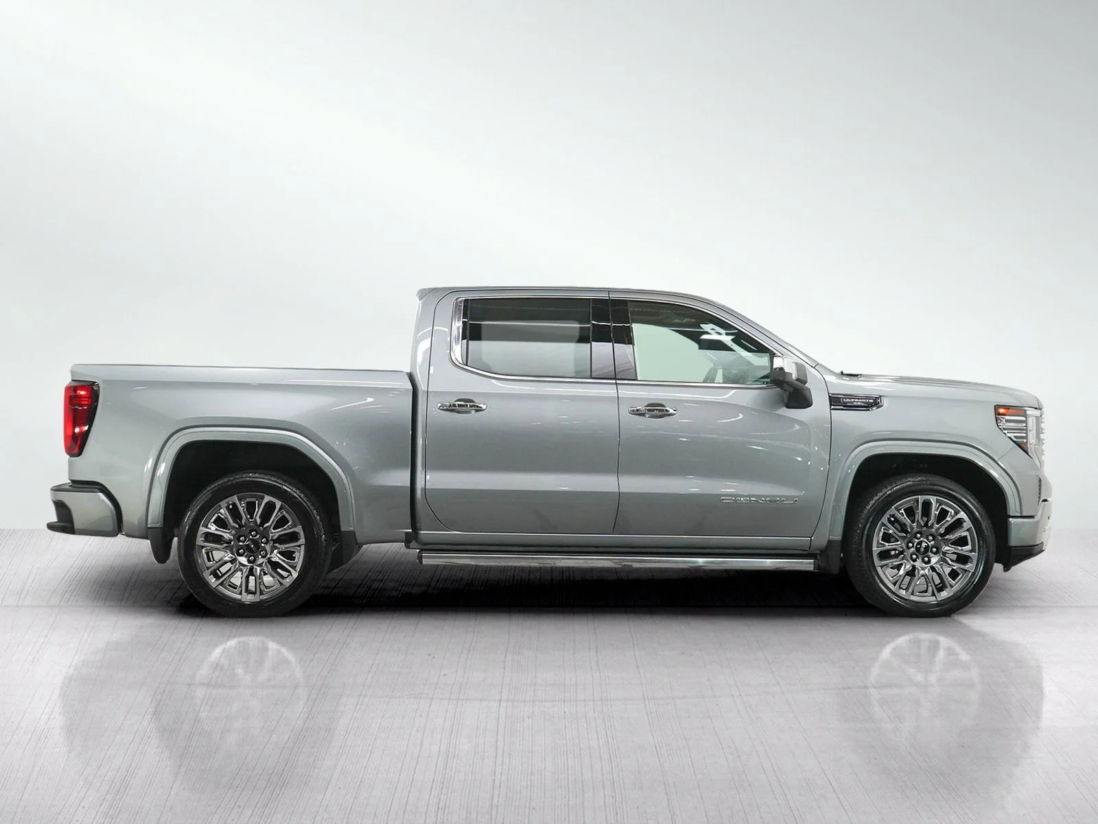 Used 2025 Sterling Metallic GMC Denali Ultimate image 6
