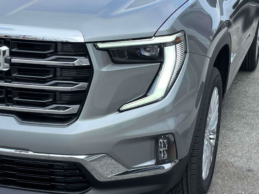 New 2026 Sterling Metallic GMC Elevation image 9