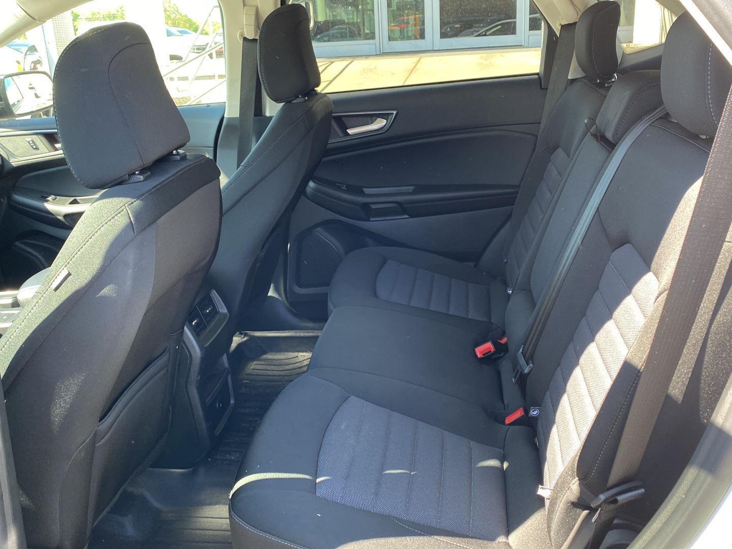 Used 2023 Oxford White Ford SE image 11