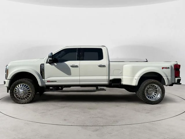 Certified Used 2025 White Metallic Ford Platinum image 3