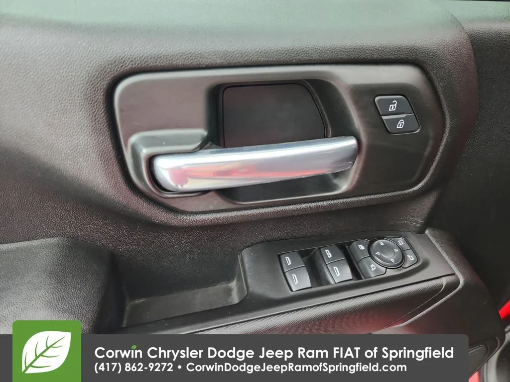 Used 2021 Red Chevrolet Custom image 4