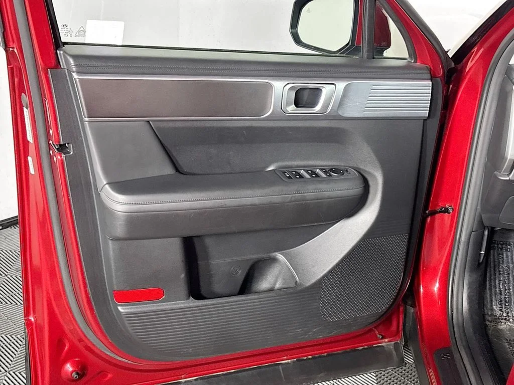 Used 2025 Red Hyundai SEL image 10