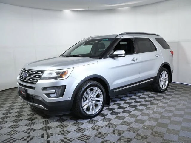 Used 2017 Silver Ford Limited image 5
