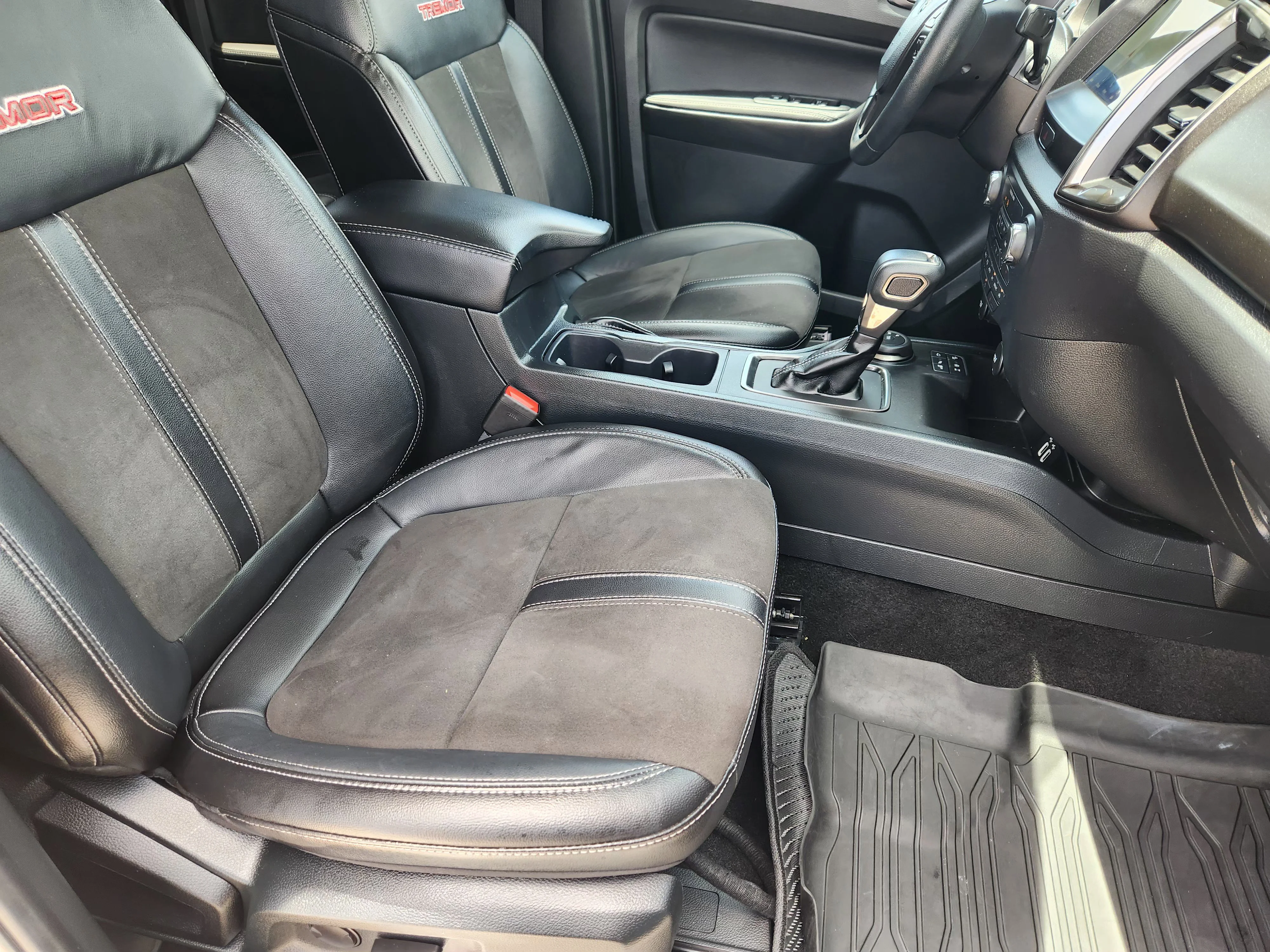 Used 2022 Gray Ford Lariat Tremor image 15