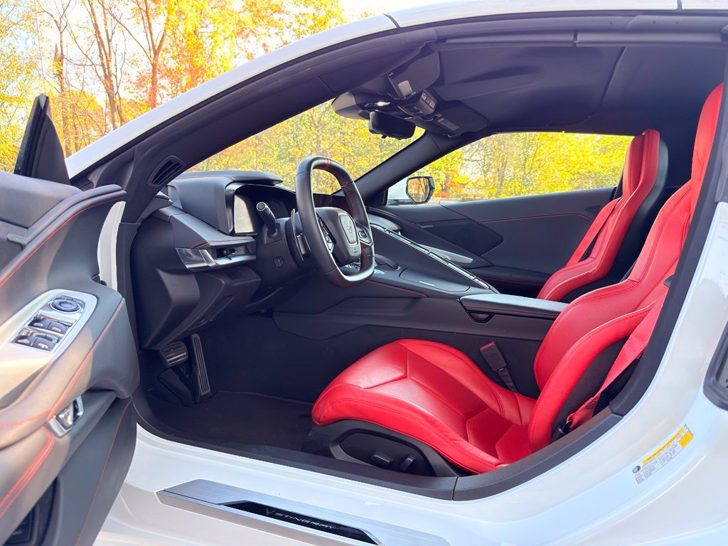 Used 2021 White Chevrolet Stingray image 20