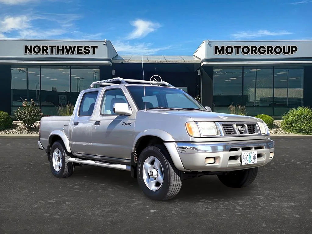 Used 2000 Silver Ice Clearcoat Metallic Nissan SE image 1