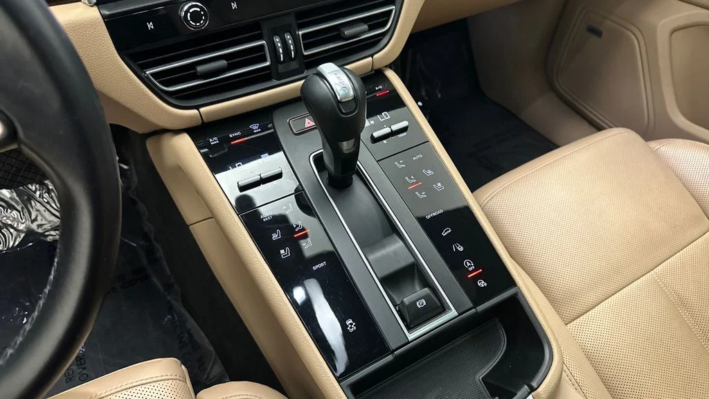 Used 2022 Black Porsche Base image 15