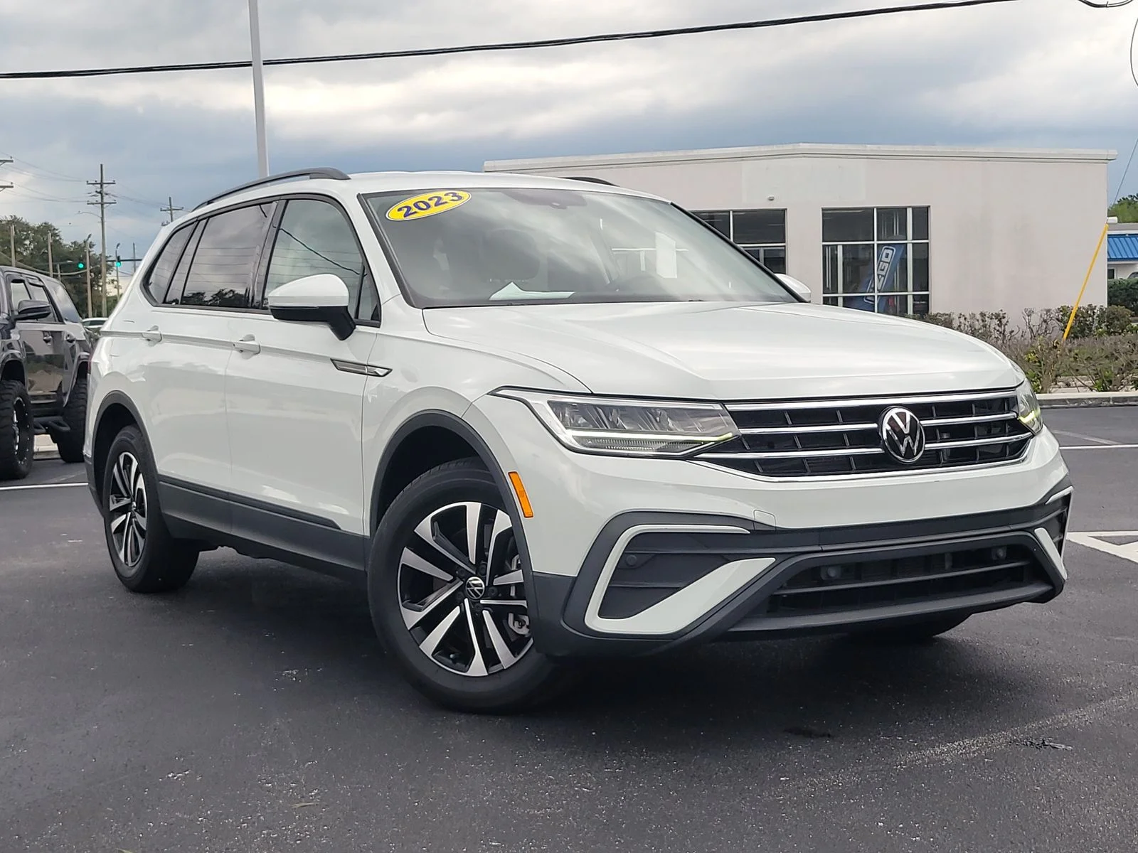Used 2023 White Volkswagen 2.0T S image 33