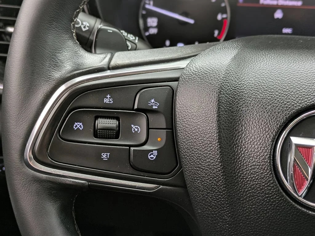 Used 2023 Summit White Buick Preferred image 6
