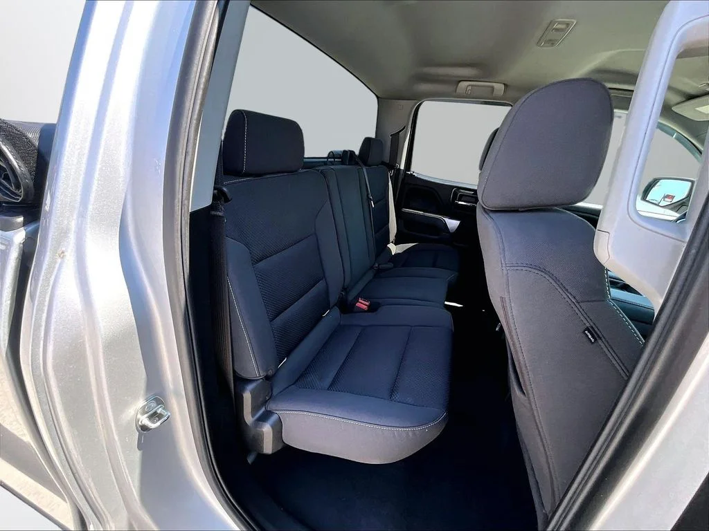 Used 2019 Silver Chevrolet LT image 27