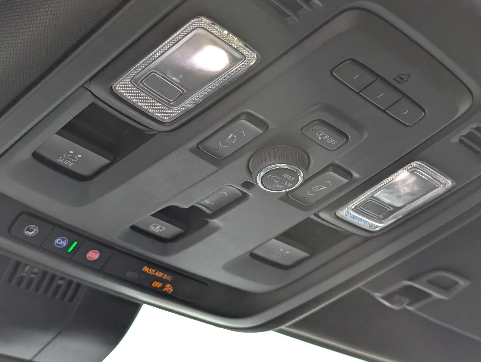Used 2023 STERLING METALLIC GMC Denali image 20