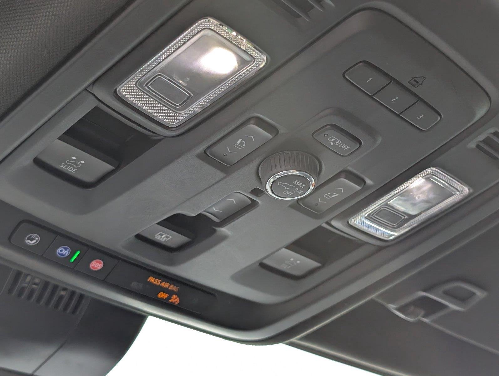 Used 2023 STERLING METALLIC GMC Denali image 20