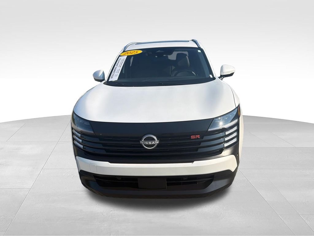 Used 2025 White Nissan SR image 8