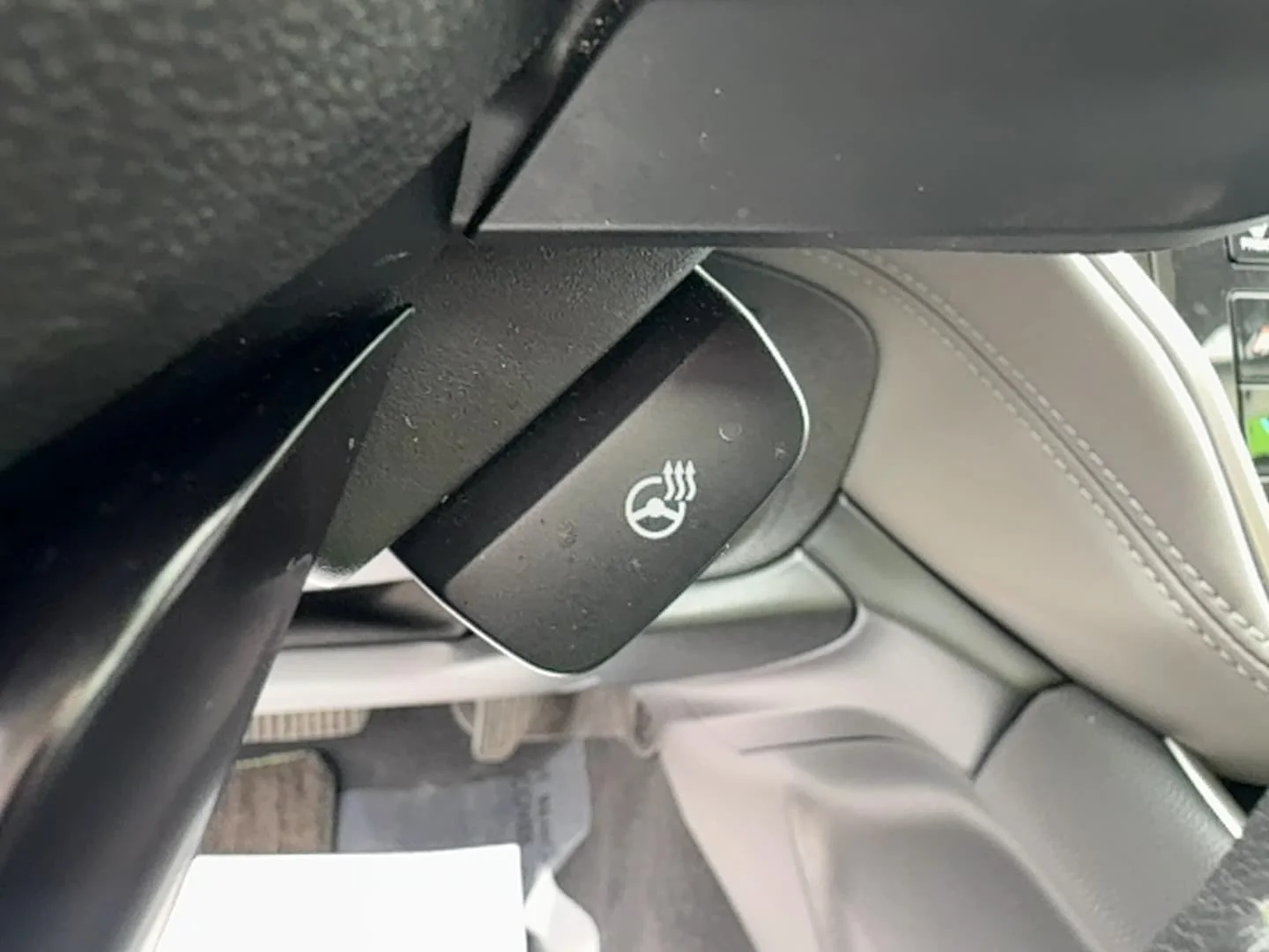 Used 2024 Magnetite Gray Metallic Subaru Onyx Edition image 19