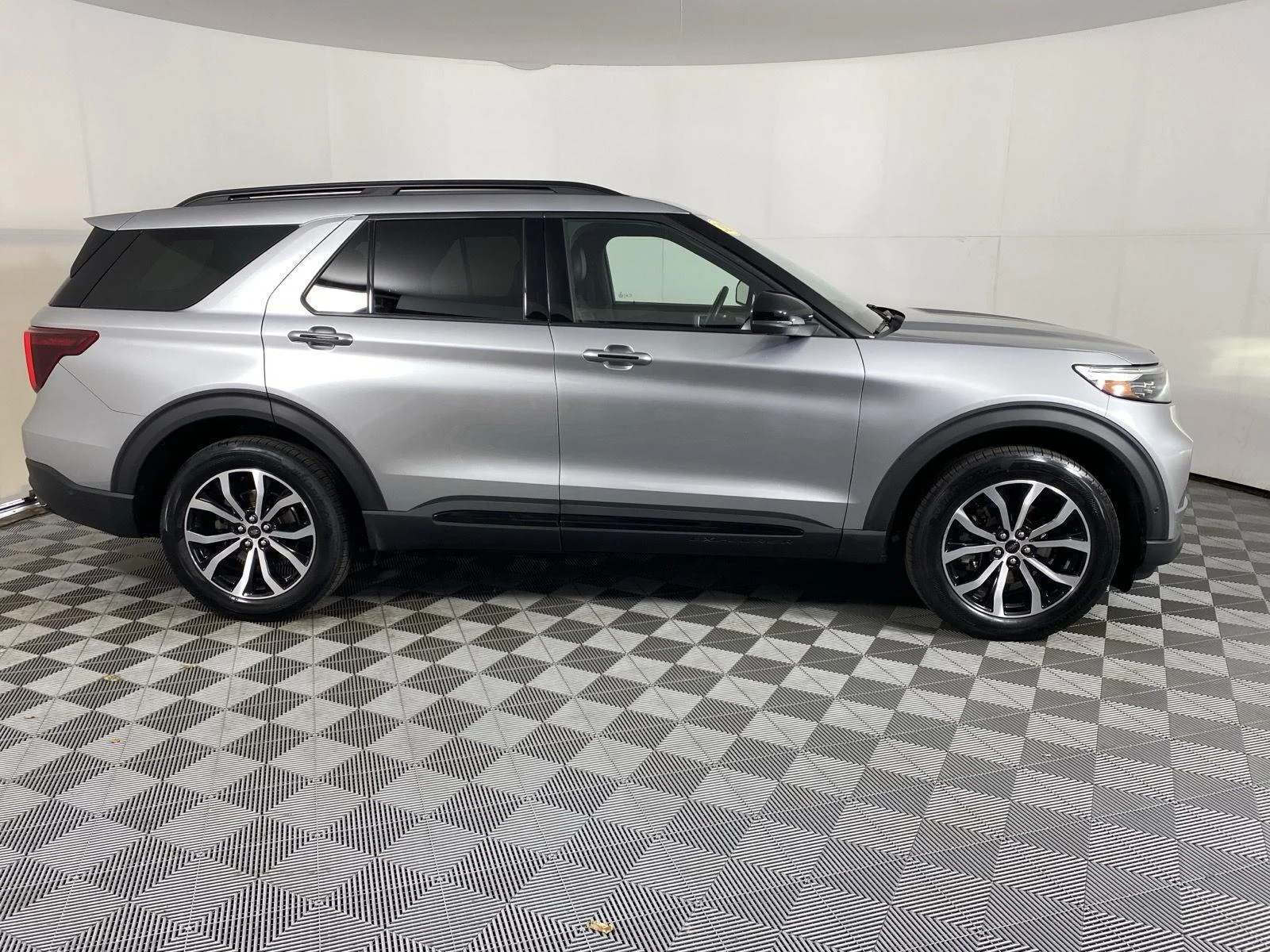 Used 2021 Iconic Silver Ford ST image 10